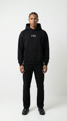Heavyweight Oversized Hoodie von FAVR als Streetwear Outfit