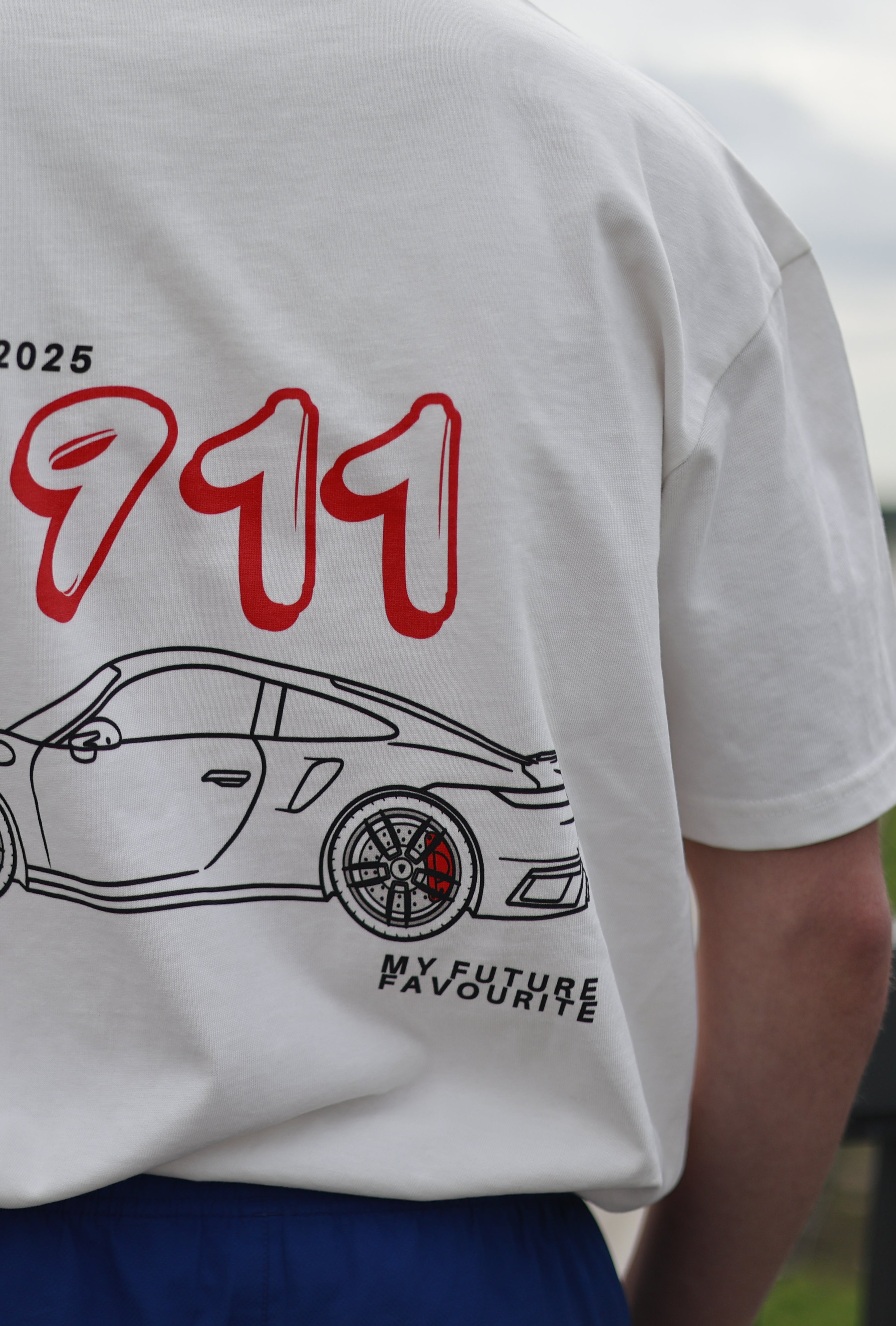 VICTORY Oversized T-Shirt 911