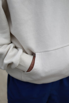 Minimalistischer Oversized Hoodie mit FAVR Logo
