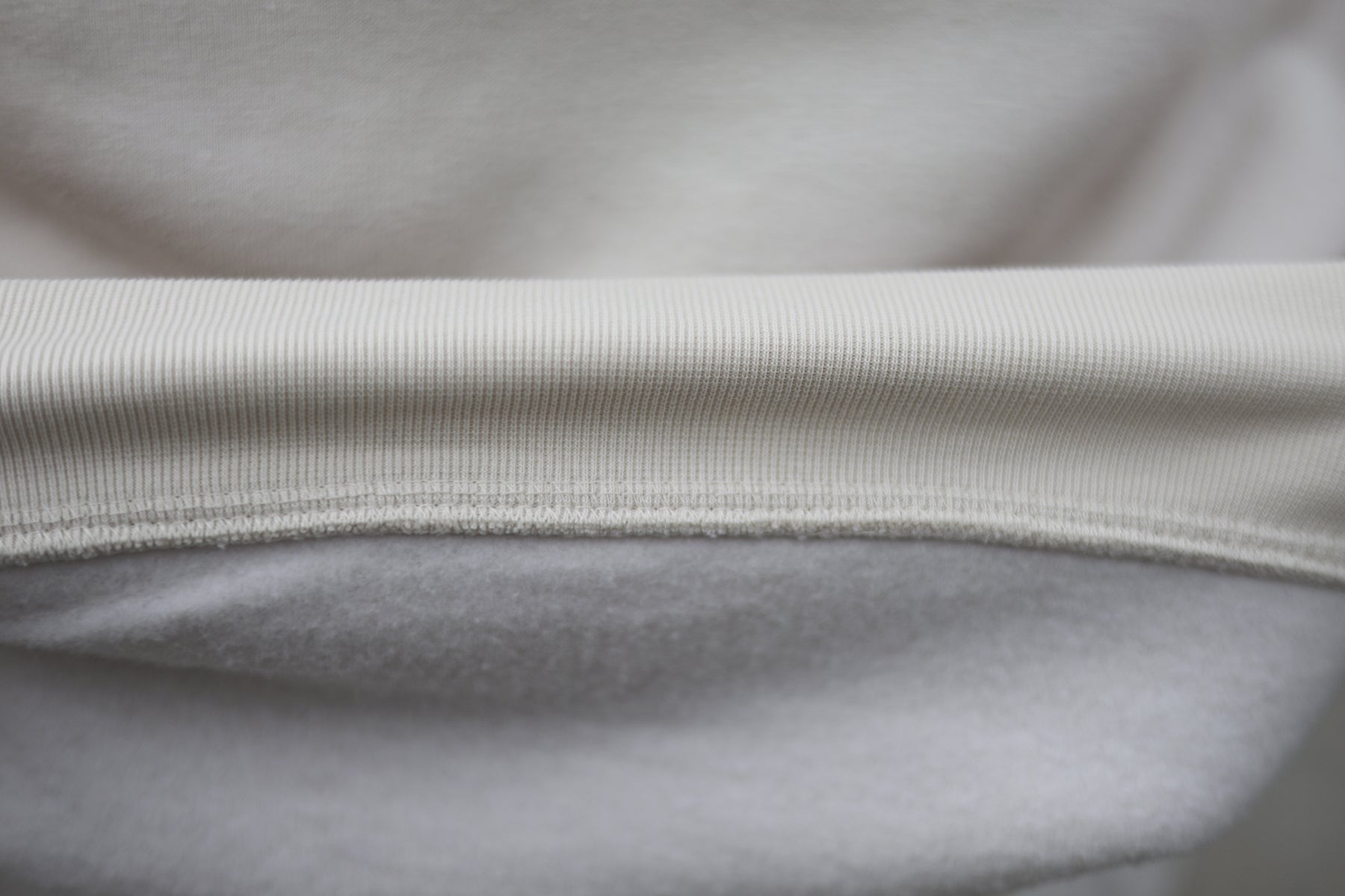 Detailansicht des FAVR Logo Oversized Hoodies